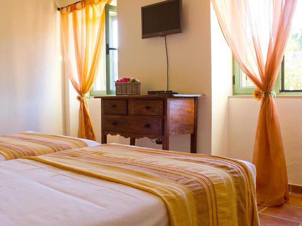 Vale De Ferreiros Guest House Abrantes Ngoại thất bức ảnh